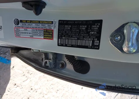 2018 Honda Clarity Plug-In Hybrid z USA, uszkodzony, nr VIN JHMZC5F1XJC006480